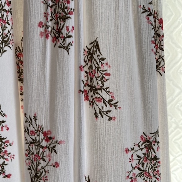 Cute Spring Dress! - Picture 3 of 5